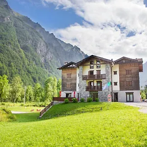 https://ostello-casa-corti.it-lombardy.com